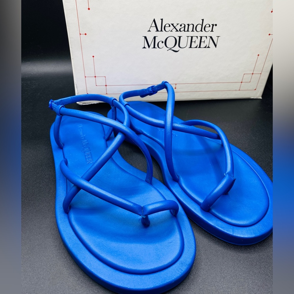 Alexander McQueen Toe Loop Strappy Blue Flat Sandal Size 6.5 Pre-Owned